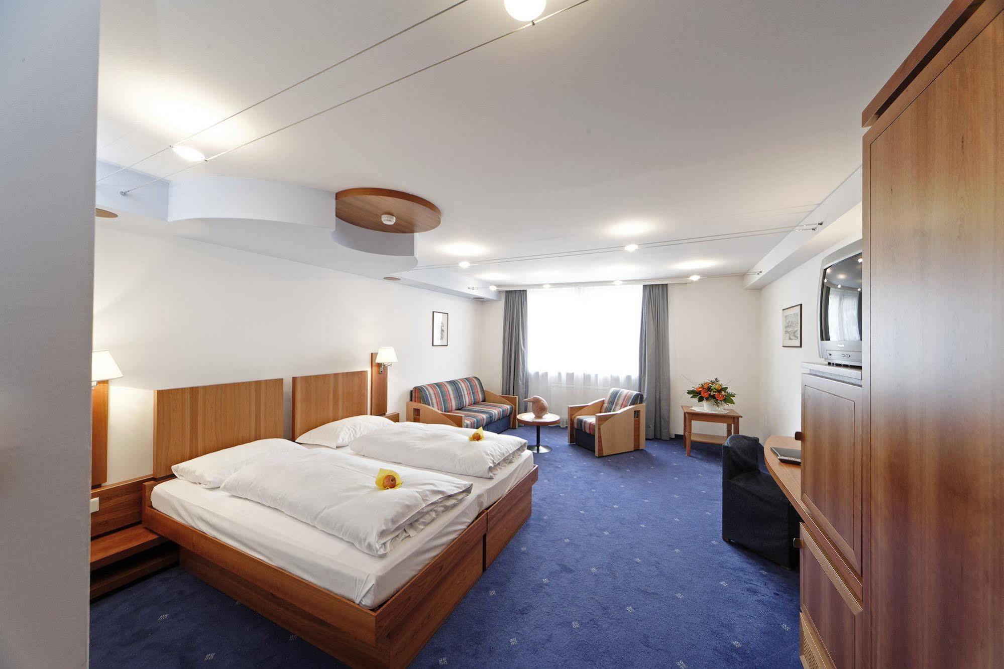 Hotel Krone - Eat, Drink, Stay Bressanone Eksteriør billede