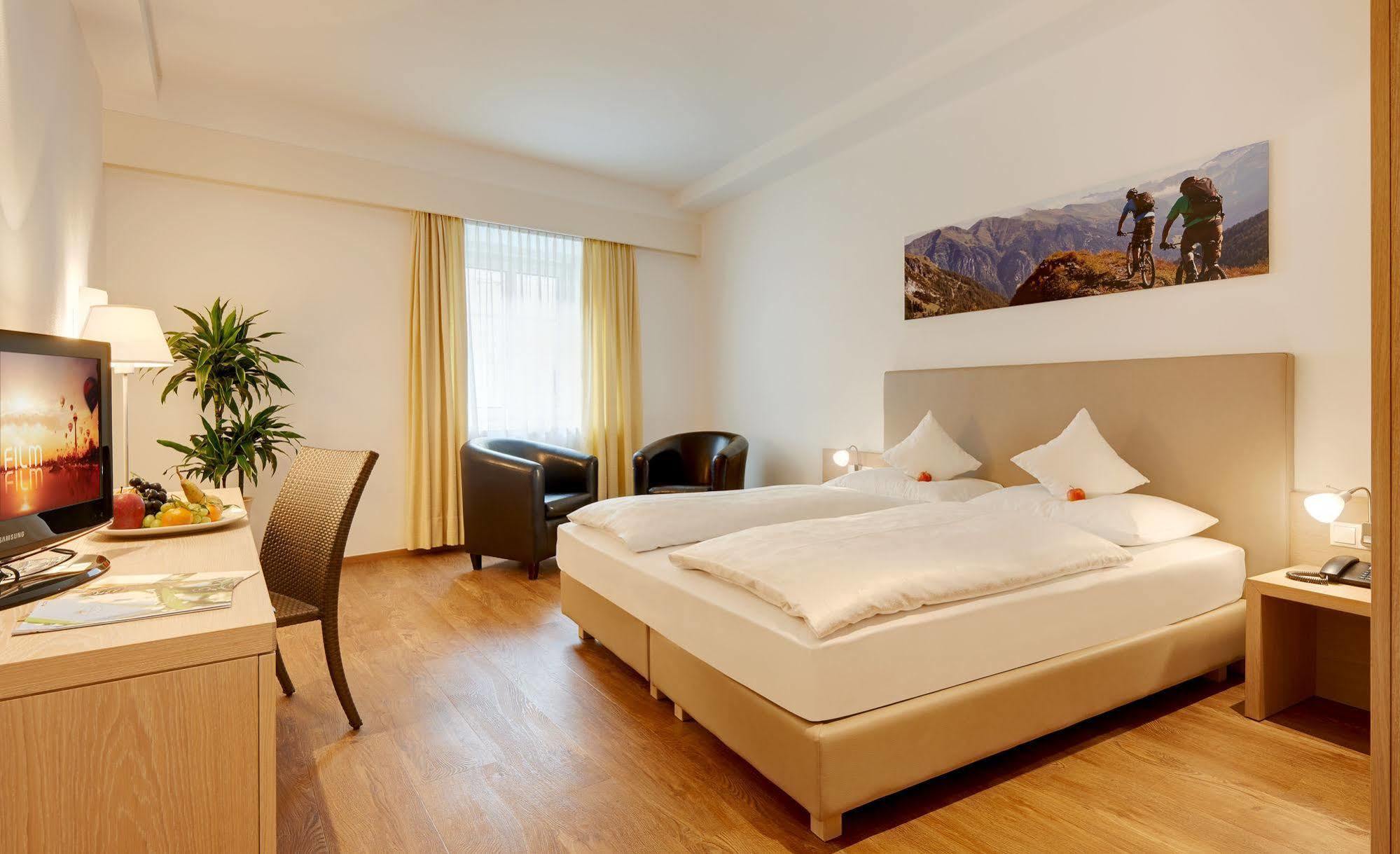 Hotel Krone - Eat, Drink, Stay Bressanone Eksteriør billede